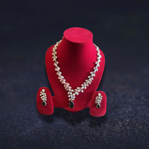 Ad jewellery with green droplets