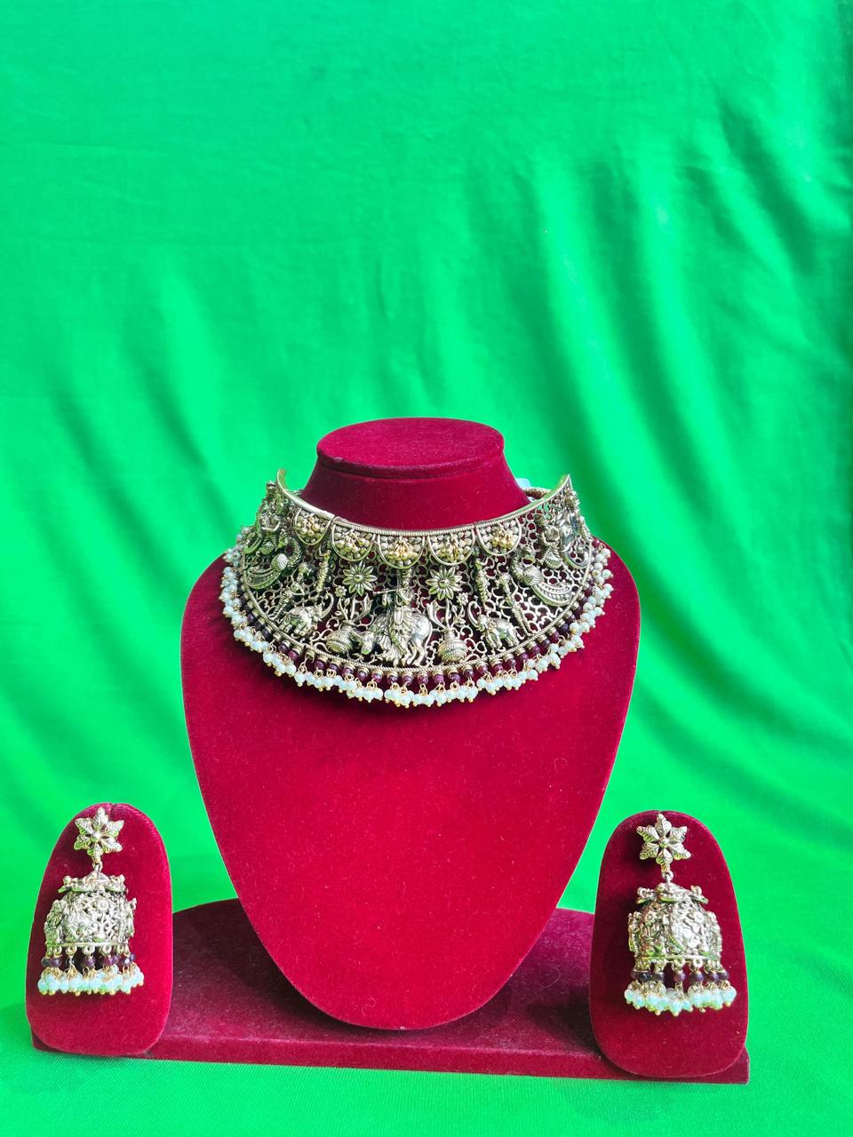 Antique Gold Finish Choker Necklace Set with Jhumka Earrings